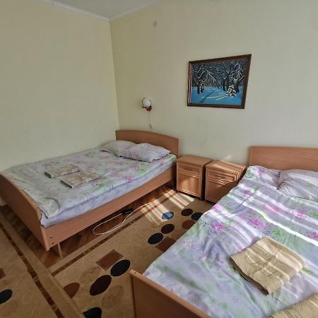 Hotel Petrovskaya Pristan 2 à Cholpon-Ata Extérieur photo
