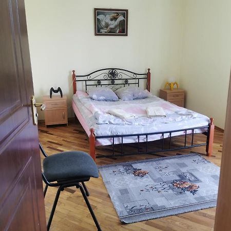 Hotel Petrovskaya Pristan 2 à Cholpon-Ata Extérieur photo