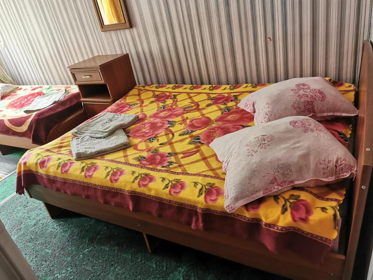 Hotel Petrovskaya Pristan 2 à Cholpon-Ata Extérieur photo
