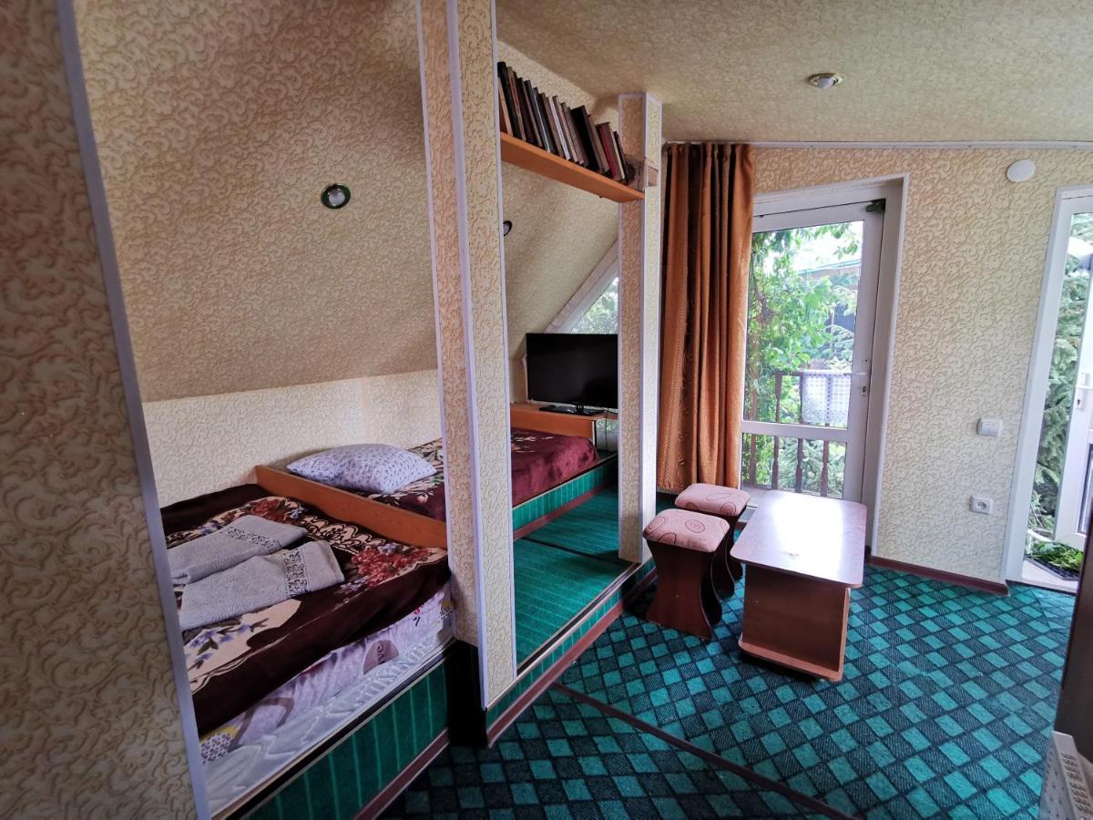 Hotel Petrovskaya Pristan 2 à Cholpon-Ata Extérieur photo